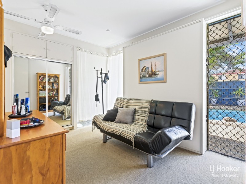 2 Parkway Street, Macgregor QLD 4109