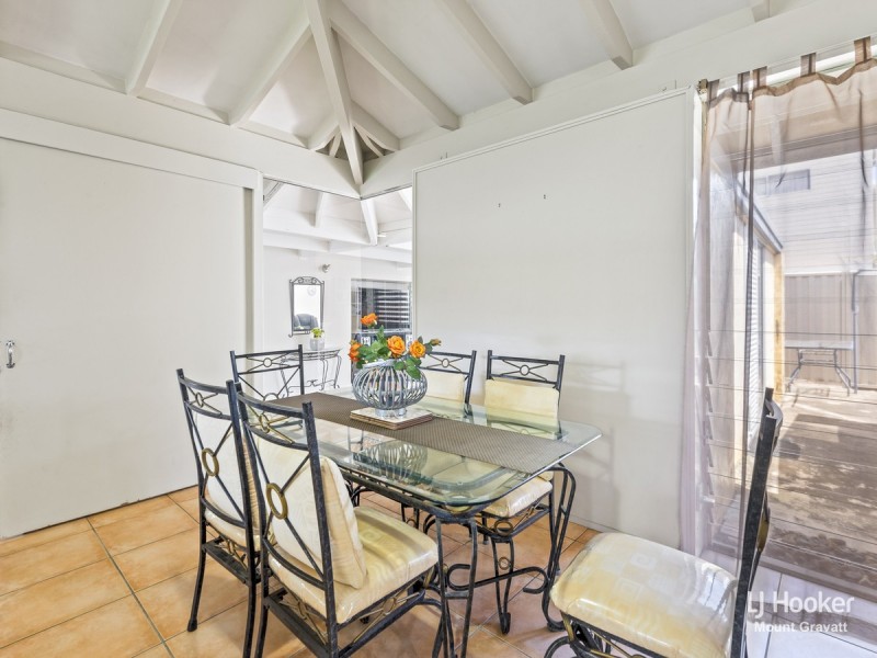 2 Parkway Street, Macgregor QLD 4109