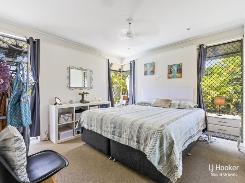 2 Parkway Street, Macgregor QLD 4109