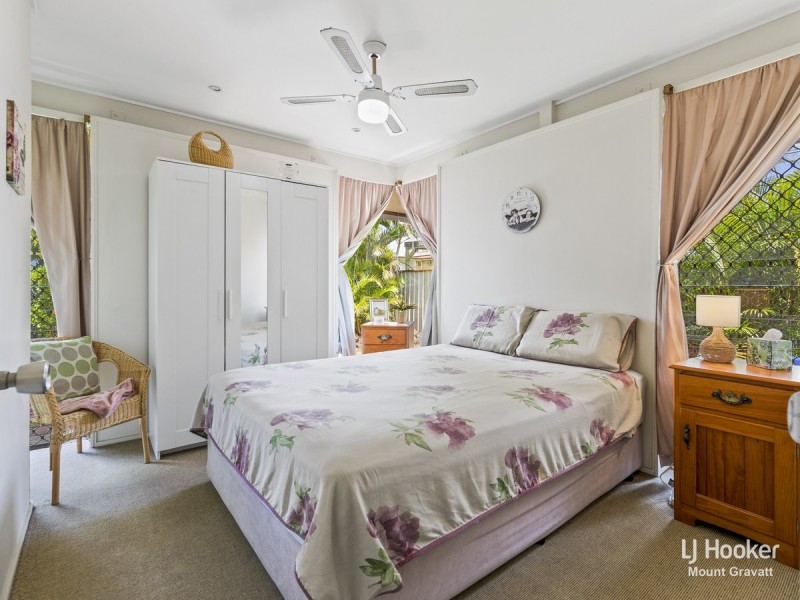 2 Parkway Street, Macgregor QLD 4109