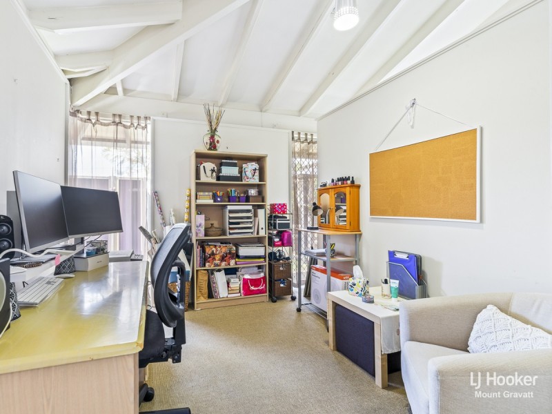 2 Parkway Street, Macgregor QLD 4109