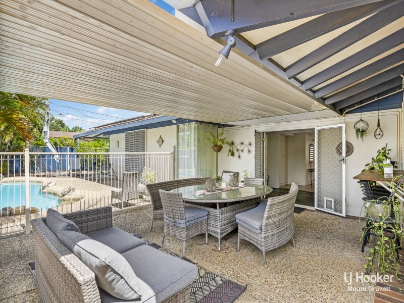 2 Parkway Street, Macgregor QLD 4109