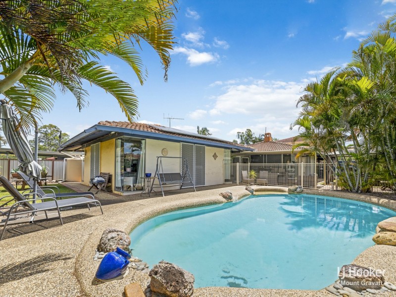 2 Parkway Street, Macgregor QLD 4109