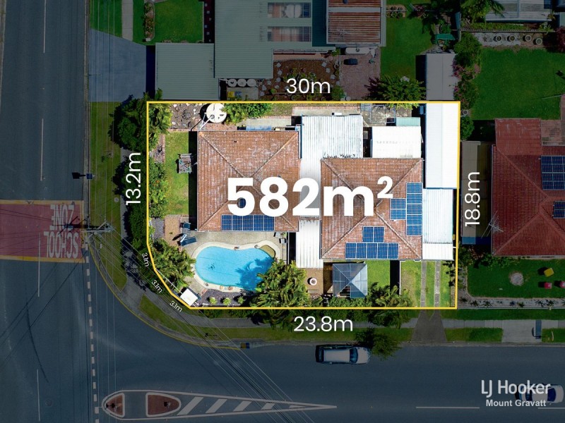 2 Parkway Street, Macgregor QLD 4109