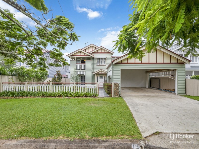 15 Framont Avenue, Holland Park QLD 4121