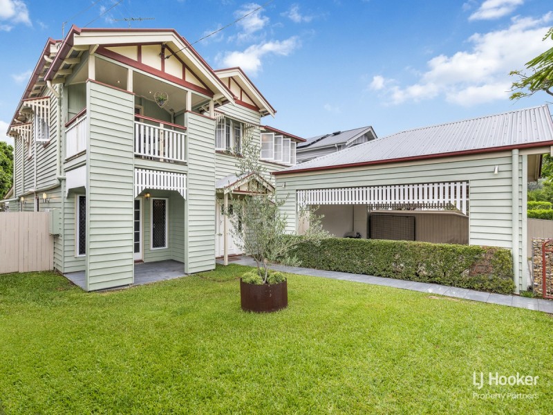 15 Framont Avenue, Holland Park QLD 4121