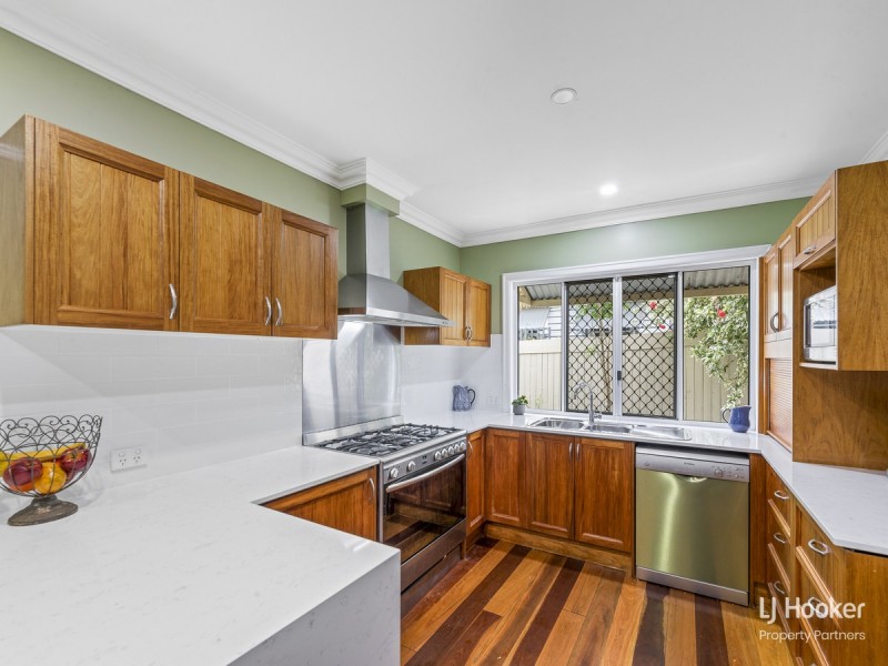 15 Framont Avenue, Holland Park QLD 4121