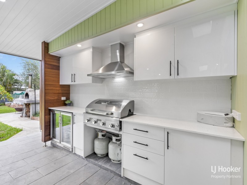 15 Framont Avenue, Holland Park QLD 4121