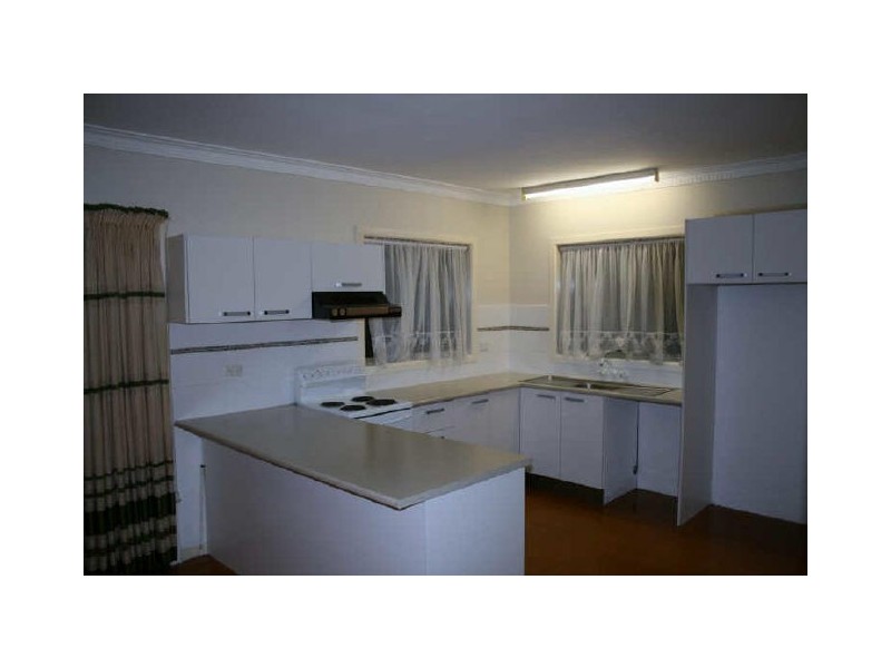 147 Nursery Road, Holland Park West QLD 4121