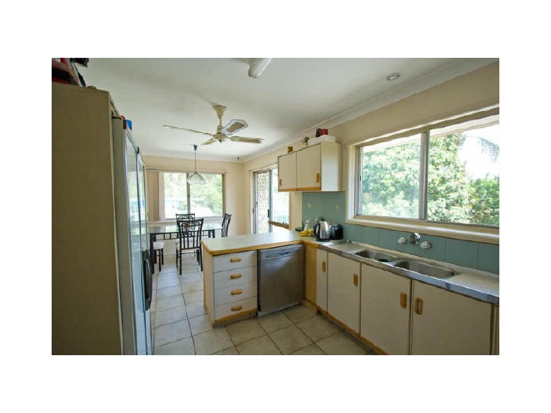 13 Mack Street, Wishart QLD 4122