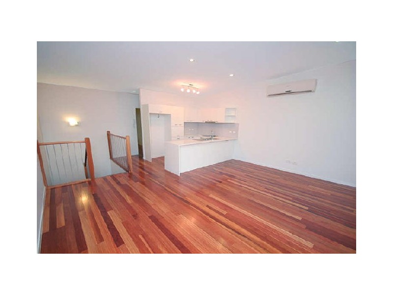 2/55 Douglas Street, Greenslopes QLD 4120