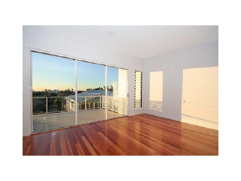 2/55 Douglas Street, Greenslopes QLD 4120