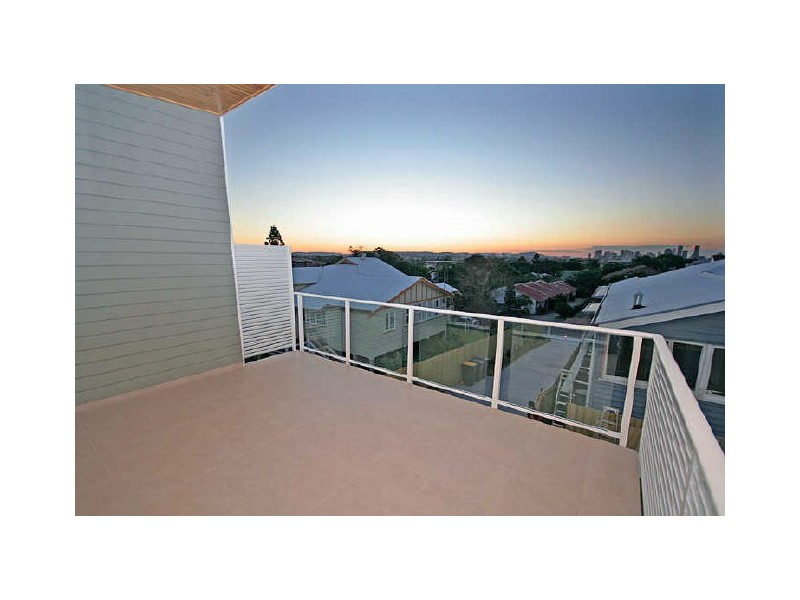 2/55 Douglas Street, Greenslopes QLD 4120