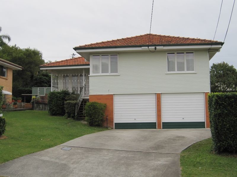 34 Valentia Street, Mansfield QLD 4122