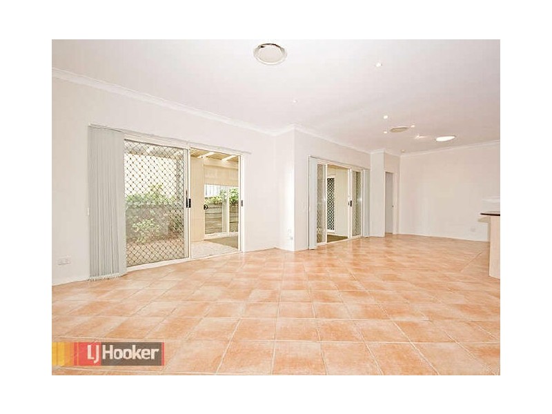 11 Oleander Place, Carindale QLD 4152