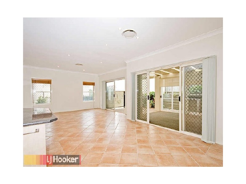 11 Oleander Place, Carindale QLD 4152