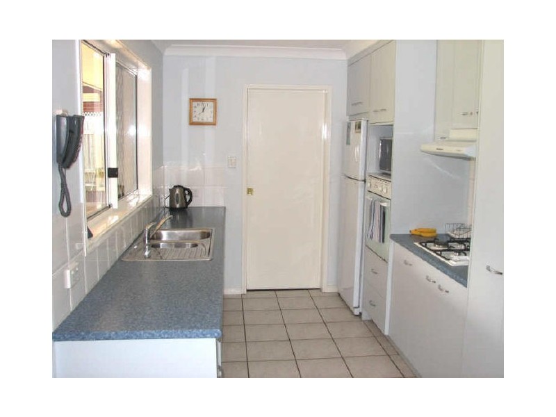 8 Oakmont Avenue, Oxley QLD 4075