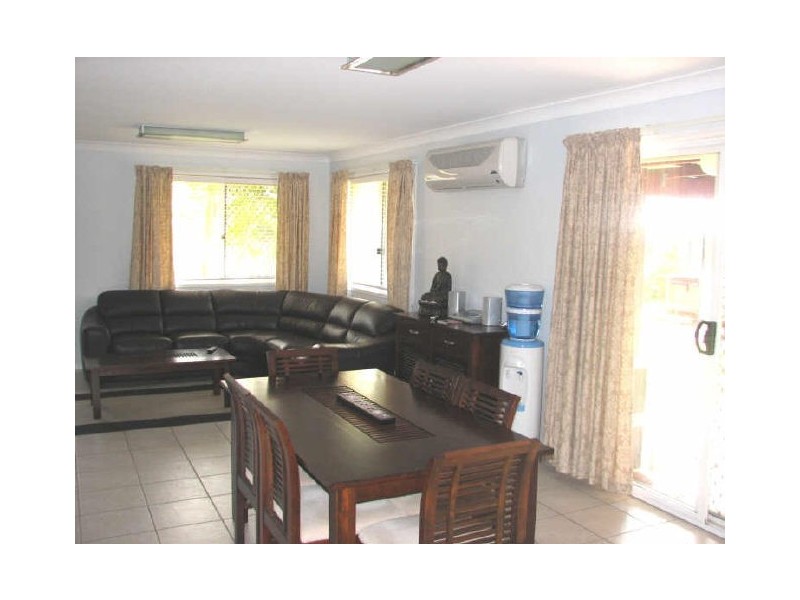 8 Oakmont Avenue, Oxley QLD 4075