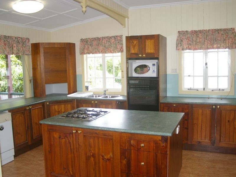 64 Crump Street, Holland Park West QLD 4121