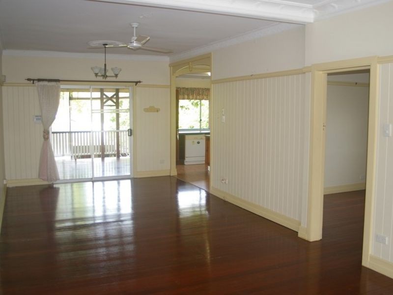 64 Crump Street, Holland Park West QLD 4121