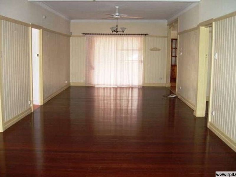 64 Crump Street, Holland Park West QLD 4121