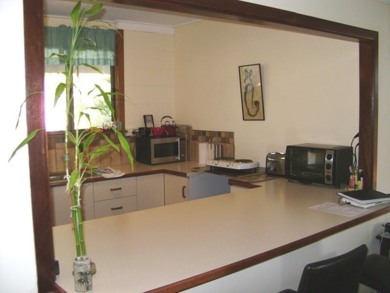 64 Crump Street, Holland Park West QLD 4121