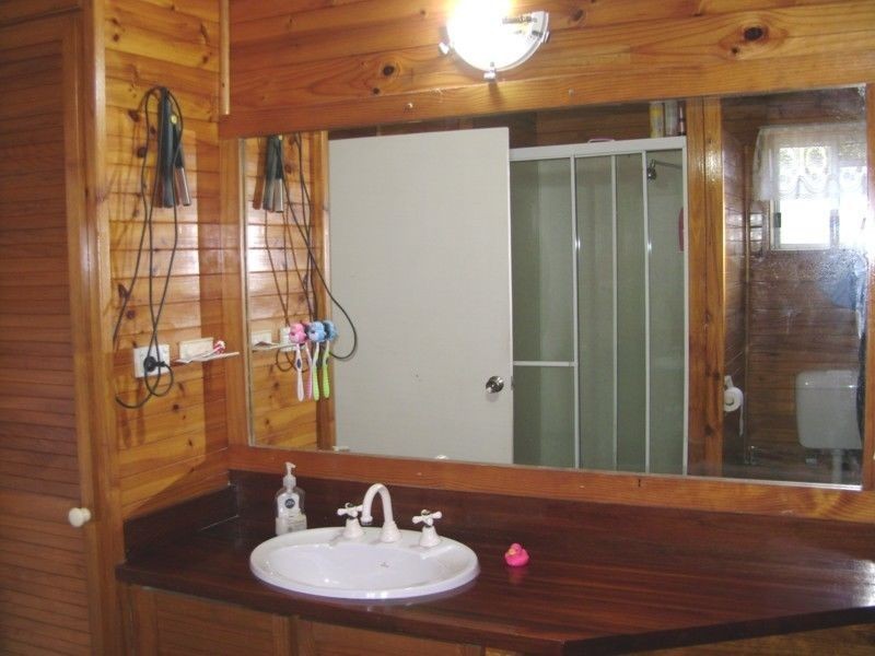 64 Crump Street, Holland Park West QLD 4121