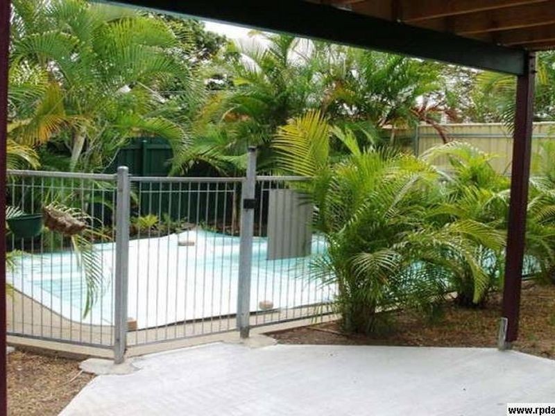 64 Crump Street, Holland Park West QLD 4121