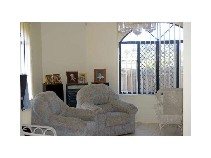 2 Woodglen Street, Kuraby QLD 4112