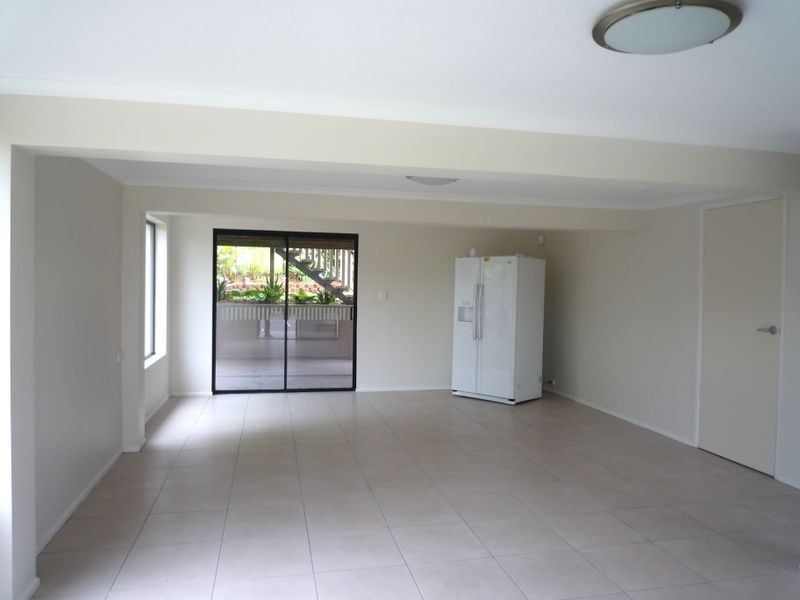 8 Privet Place, Mansfield QLD 4122