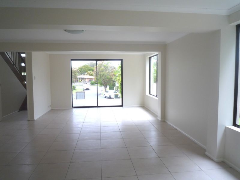 8 Privet Place, Mansfield QLD 4122