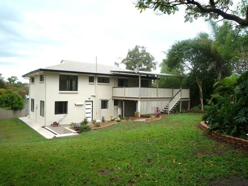 8 Privet Place, Mansfield QLD 4122