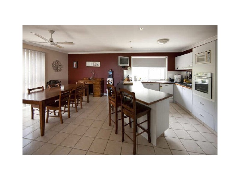 106 Ham Road, Mansfield QLD 4122