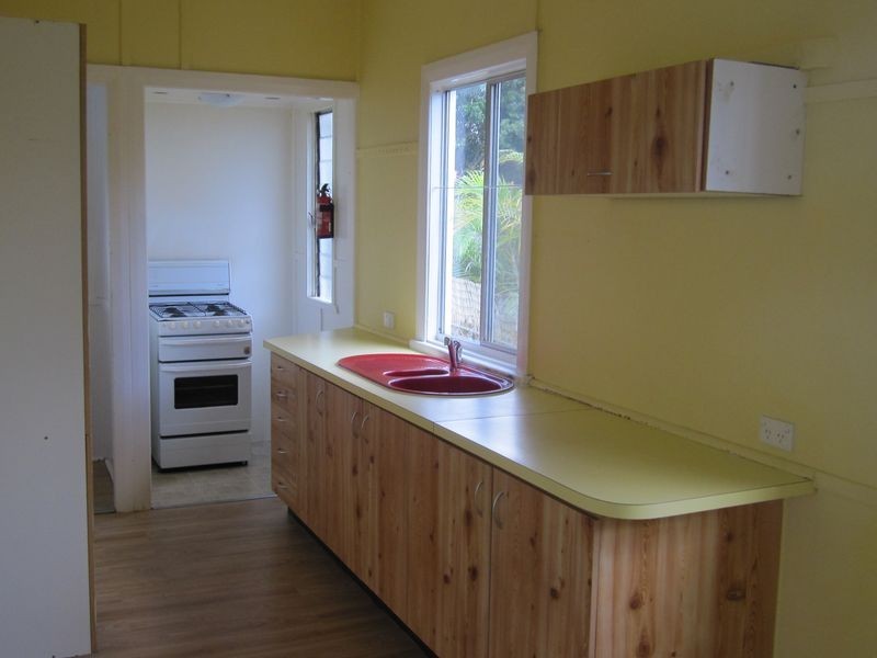 8 Cradock Street, Holland Park QLD 4121