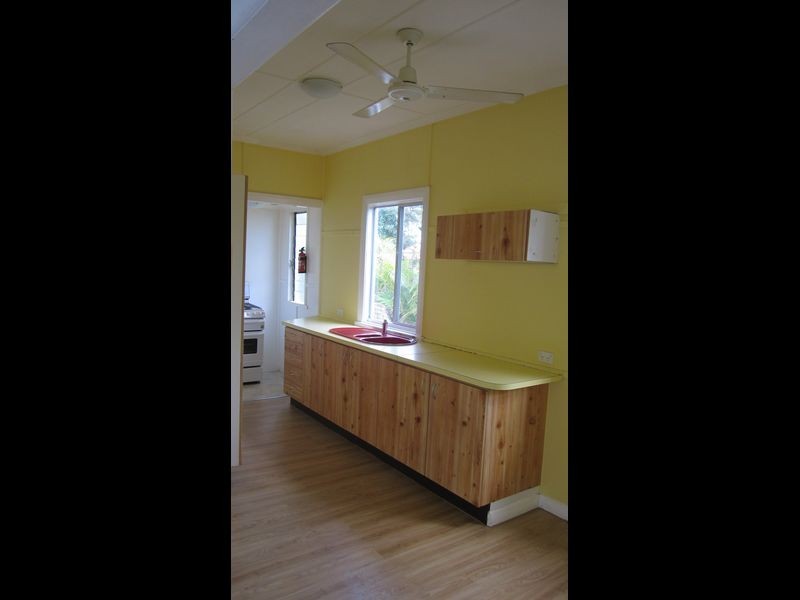 8 Cradock Street, Holland Park QLD 4121