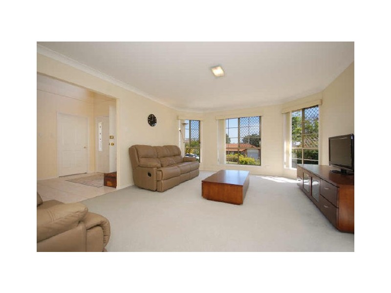 15 Marianna St, Mansfield QLD 4122