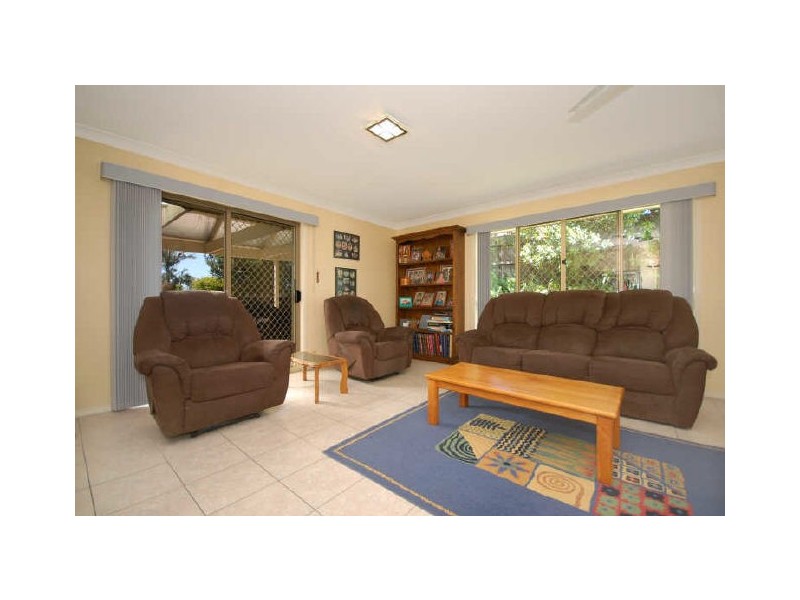 15 Marianna St, Mansfield QLD 4122