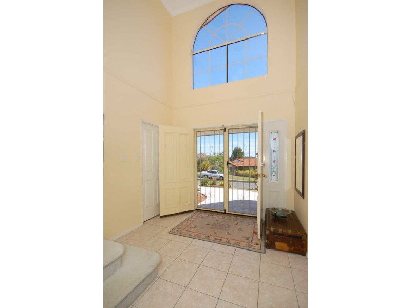 15 Marianna St, Mansfield QLD 4122