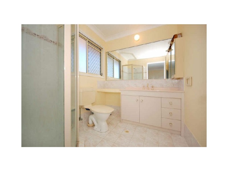 15 Marianna St, Mansfield QLD 4122