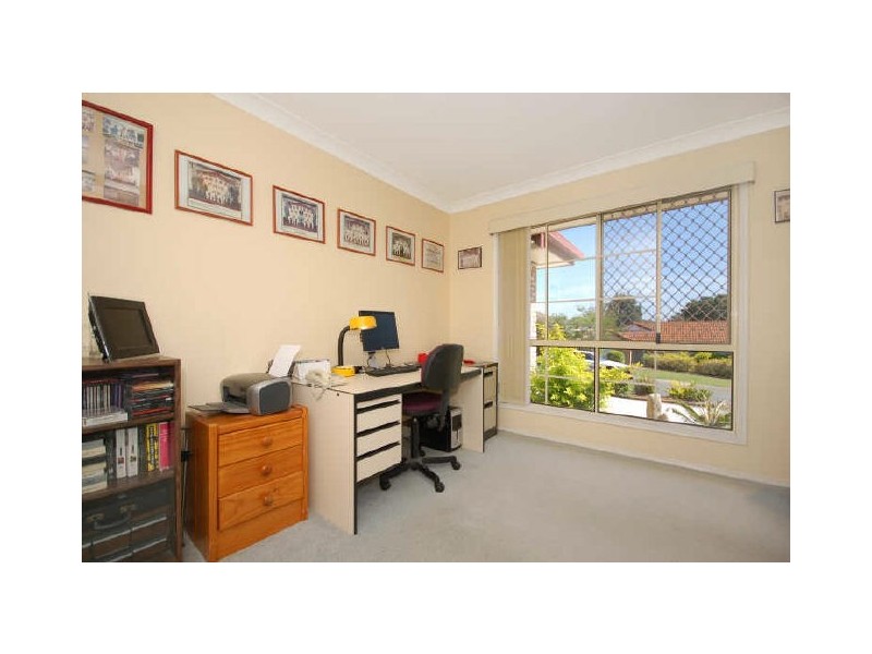 15 Marianna St, Mansfield QLD 4122