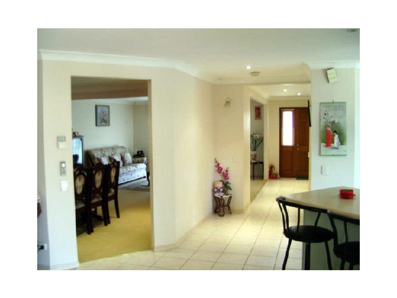 21 Shillington Place, Wishart QLD 4122