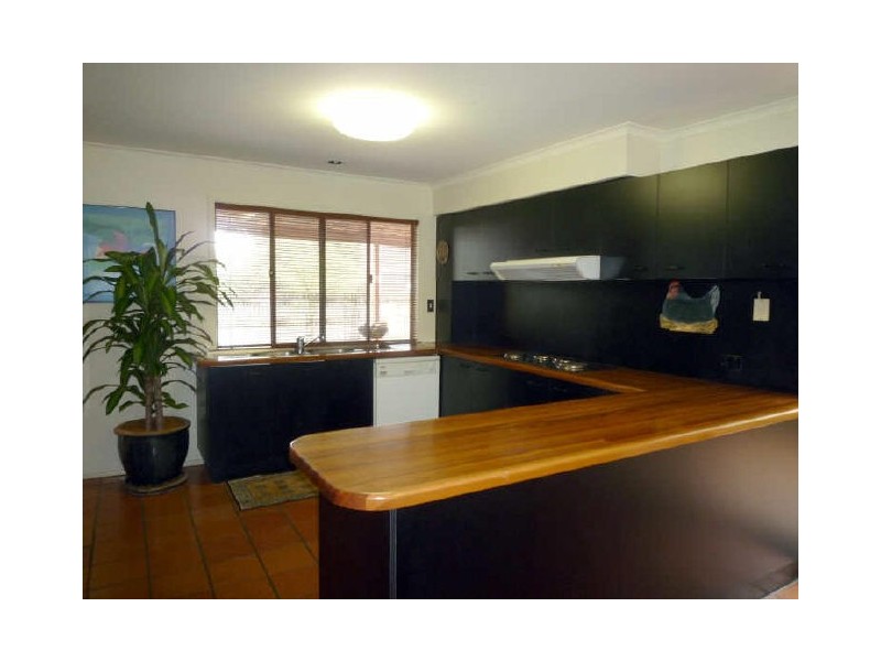 18 Koola Street (2 Hewton Court), Wishart QLD 4122