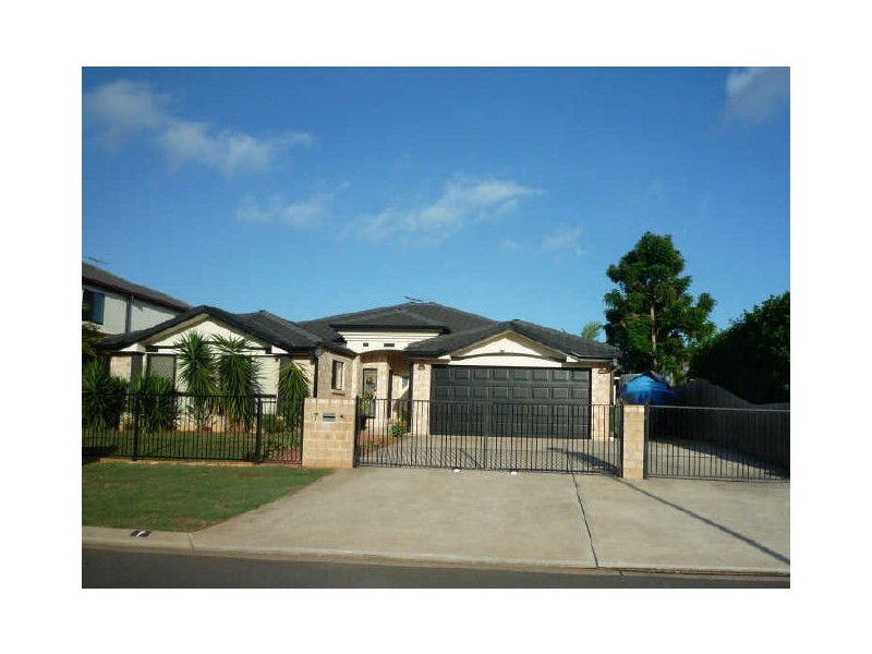 7 Kimbolton Drive, Redland Bay QLD 4165