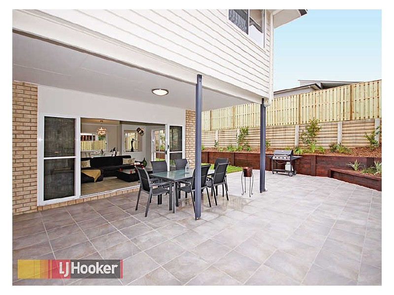 4 Charles Glen Street, Daisy Hill QLD 4127