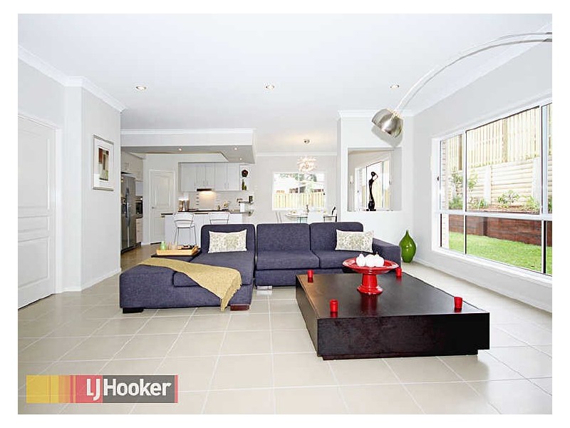 4 Charles Glen Street, Daisy Hill QLD 4127