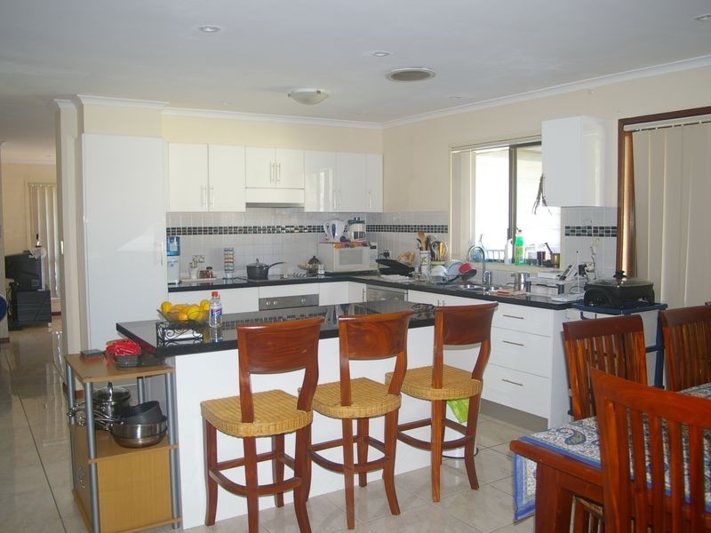 37 Ham Road, Mansfield QLD 4122