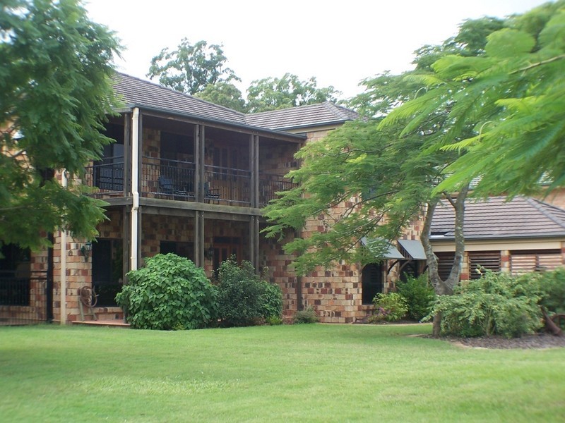 22 Mansfield Place, Mansfield QLD 4122