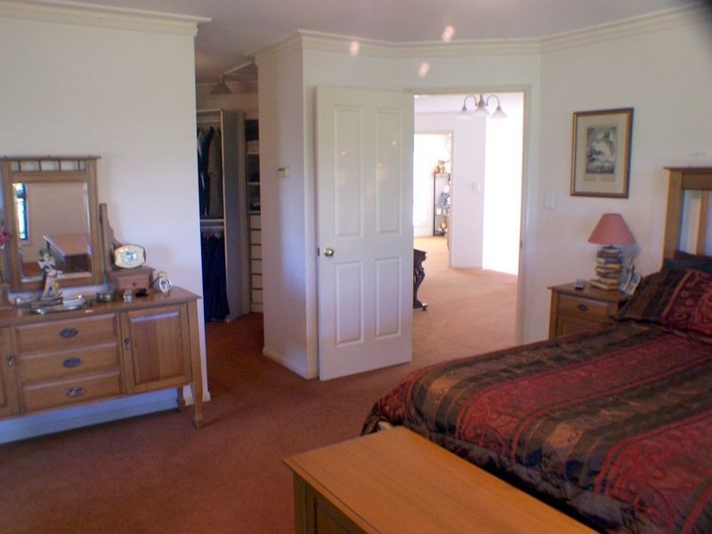 22 Mansfield Place, Mansfield QLD 4122