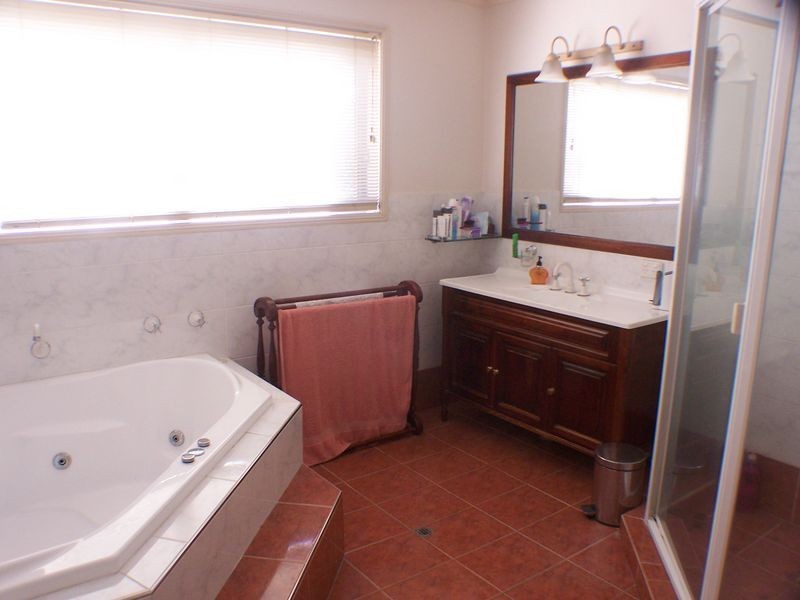 22 Mansfield Place, Mansfield QLD 4122