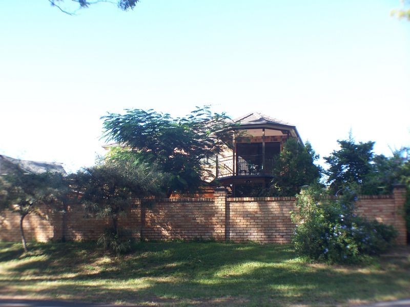22 Mansfield Place, Mansfield QLD 4122